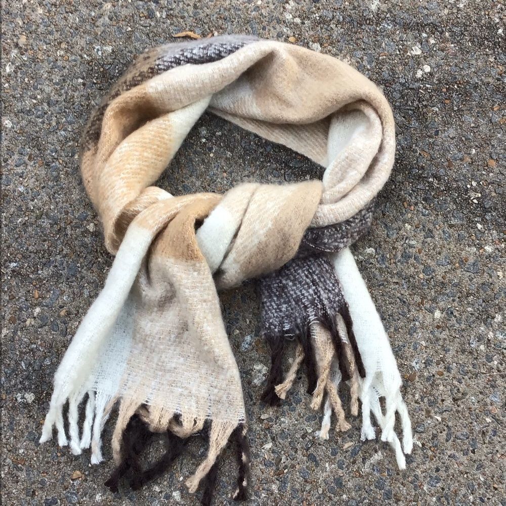 Lucky Brand Soft Chunky Winter Scarf
